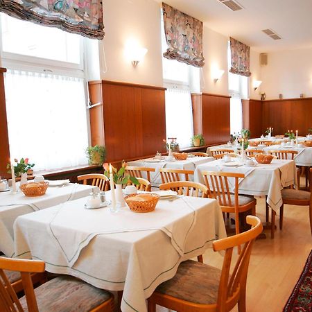 Hotel Hirschen Konstanz Bagian luar foto