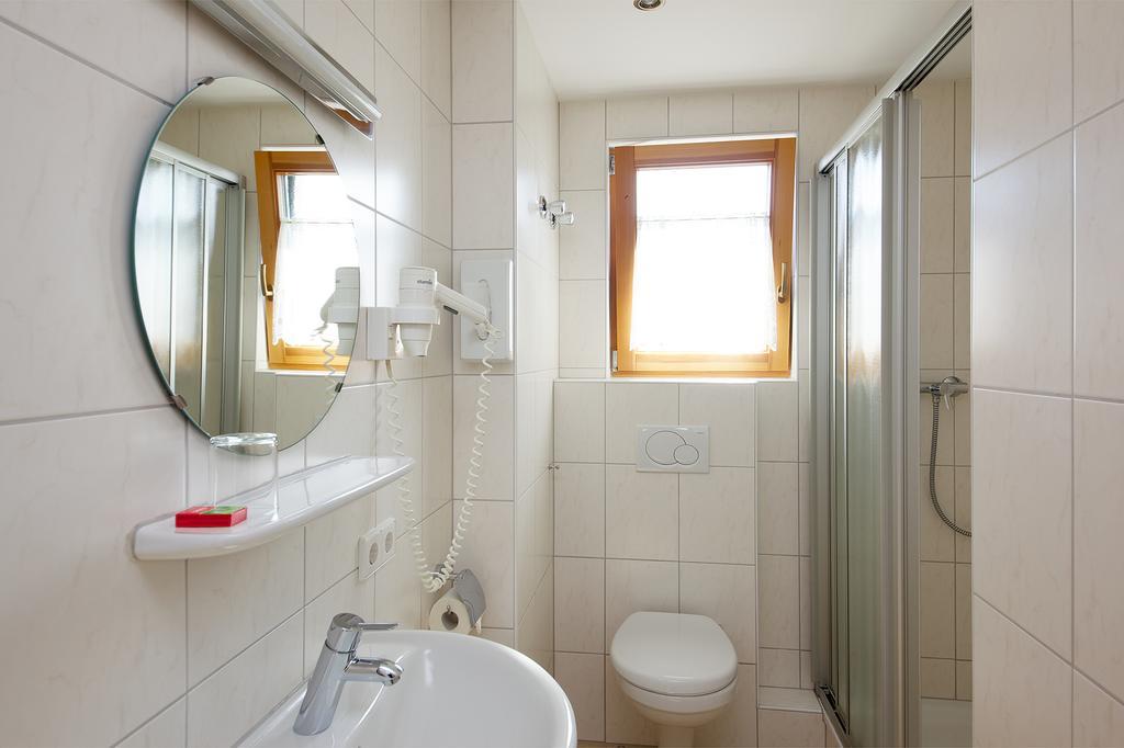 Hotel Hirschen Konstanz Bagian luar foto